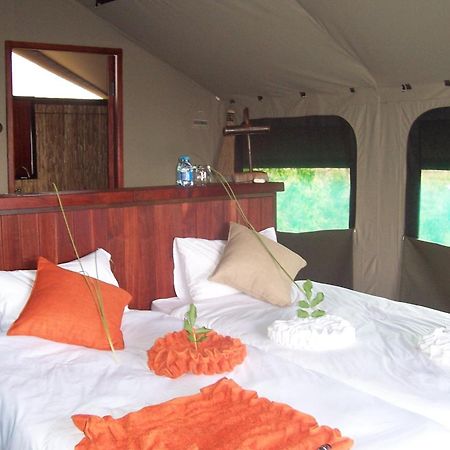 Nkasa Lupala Tented Lodge Sangwali エクステリア 写真